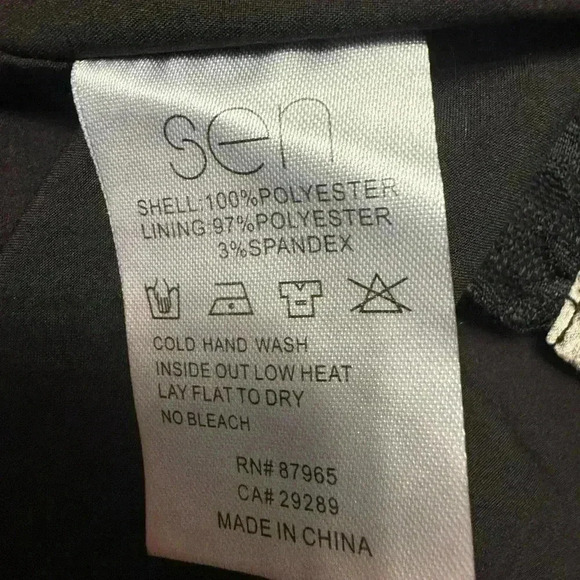 Sen reptile snakeskin print knee length skirt with lace split in front. Small - Picture 10 of 10